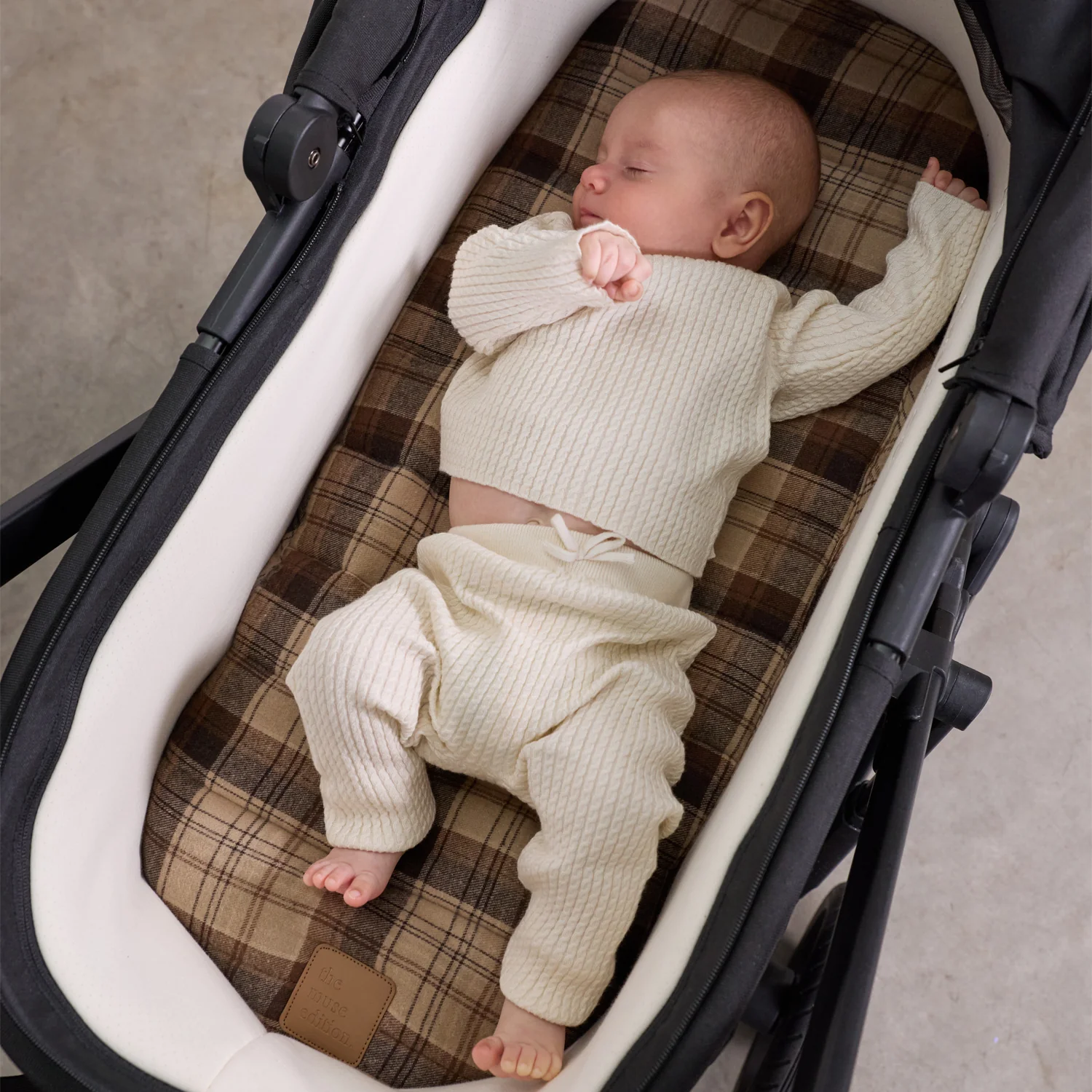 Chocolate Check Universal Bassinet Liner - Image 4