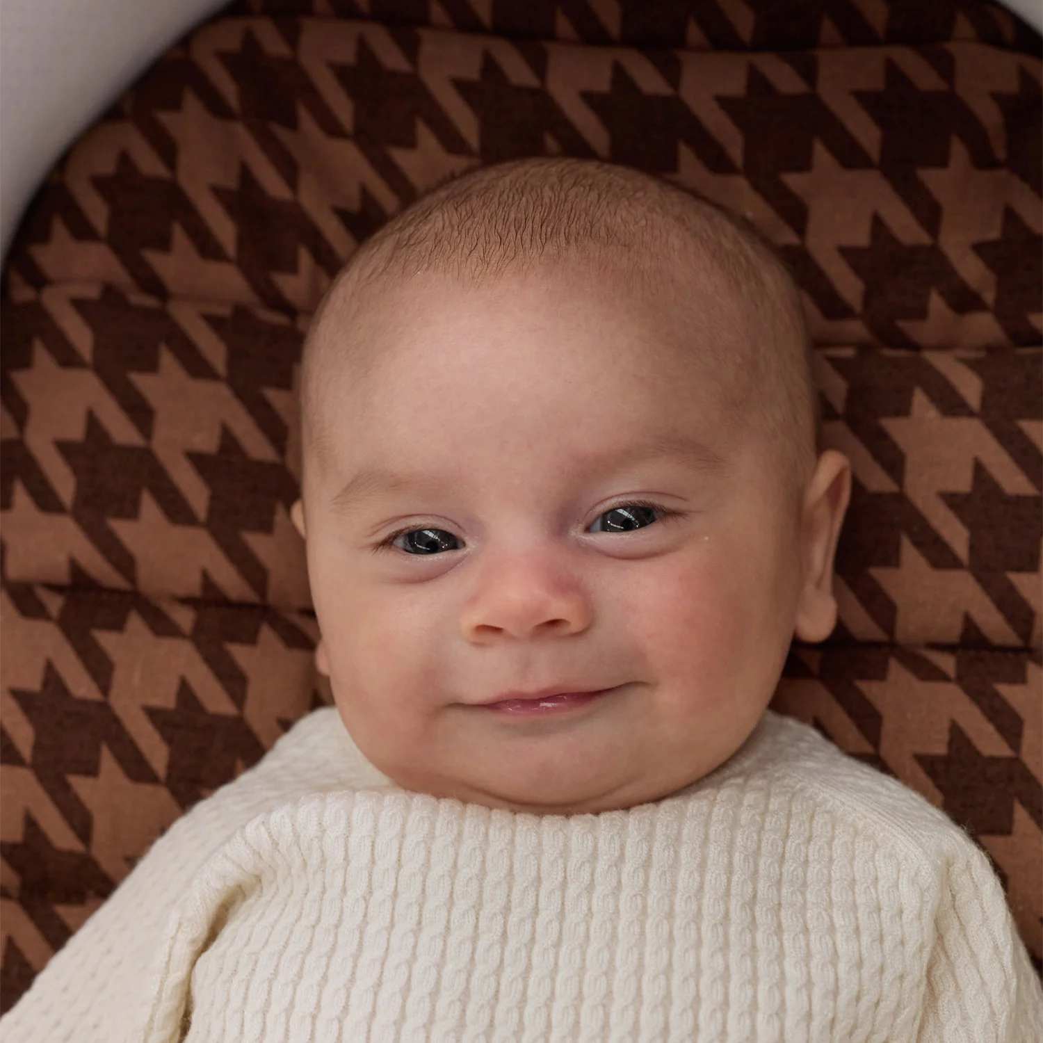 Cocoa Houndstooth Universal Linen Bassinet Liner - Image 8