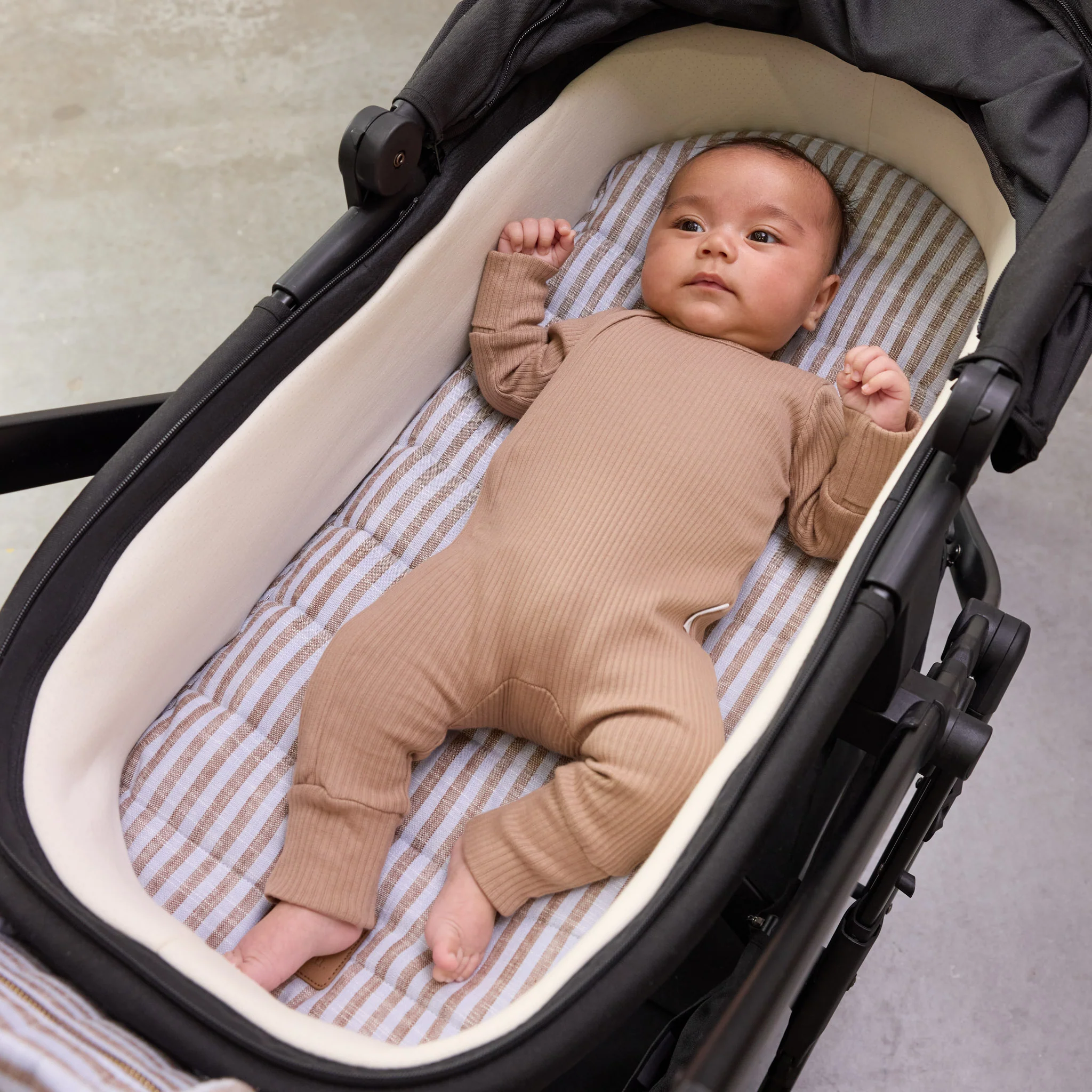 Sorano Stripe Universal Linen Bassinet Liner - Image 4